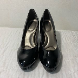 Kelly&Katie Black Heels